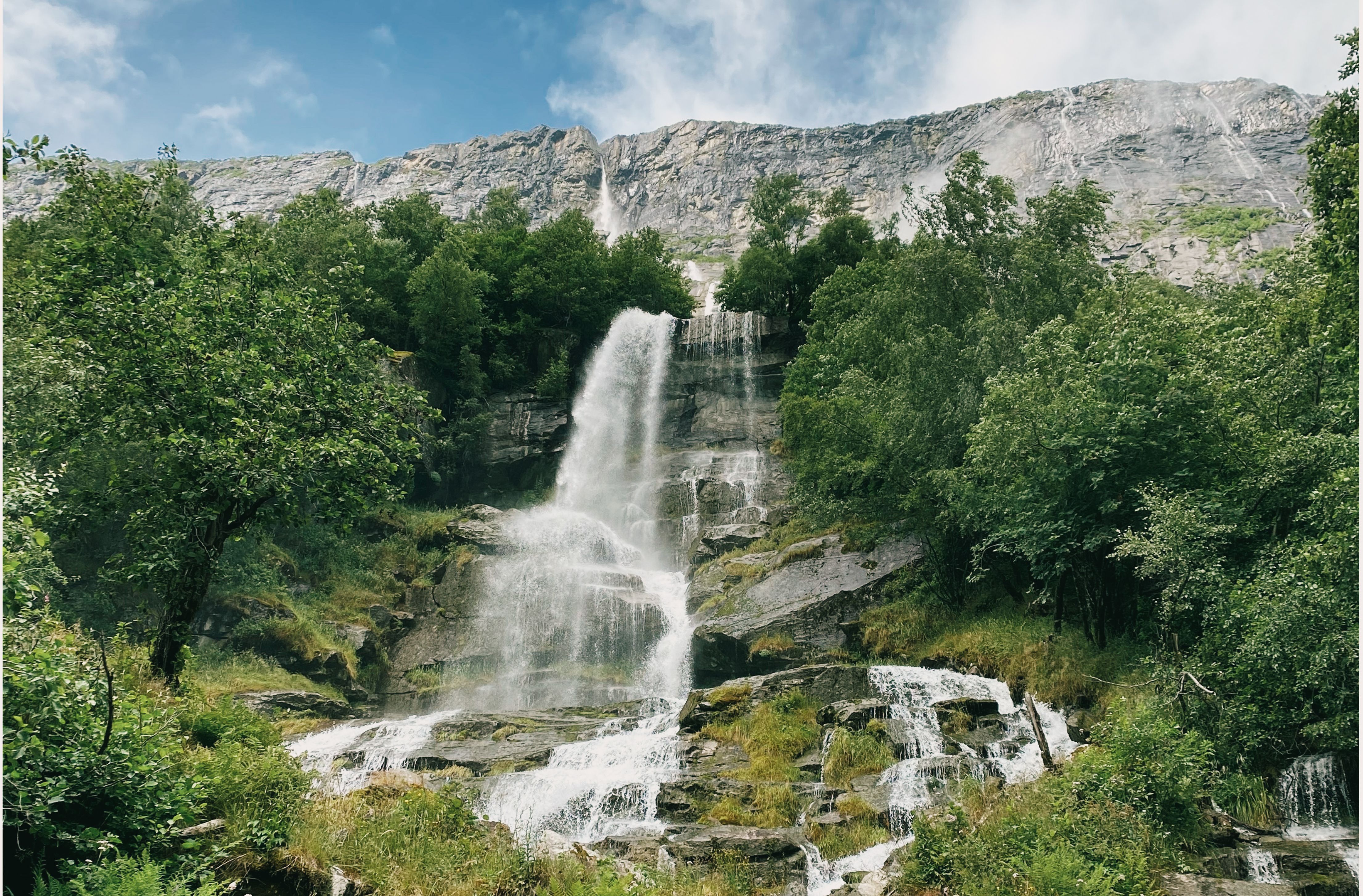 Fossefall i norsk natur